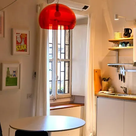 شقة Stylish Colorful Apt- Upbeat & Well-connected Area ميلان