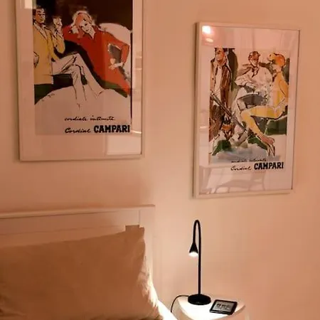 Stylish Colorful Apt- Upbeat & Well-connected Area ميلان